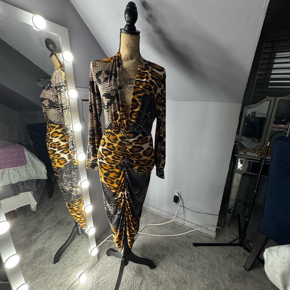 SoldLeopard Print Long Sleeve Dress